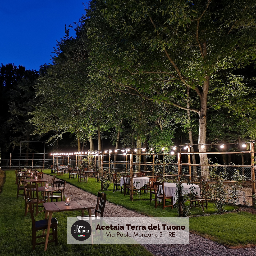 summer expanse. our restaurant, open to the outside.